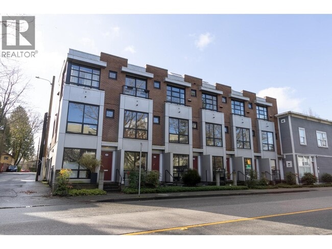 property at 682 W 16th Ave