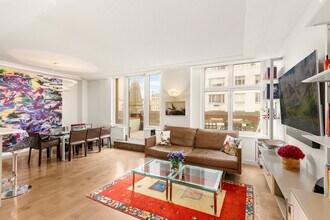 188 E 70th St in New York, NY - Building Photo - Building Photo