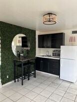 6455 SW 33rd St in Miami, FL - Building Photo