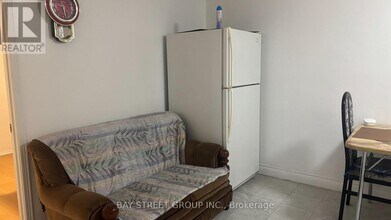 865 Consort Crescent in Mississauga, ON - Building Photo - Building Photo