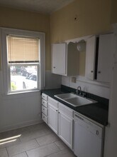 704 10th Ave, Unit 1 in Huntington, WV - Building Photo - Building Photo