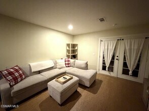 117 Sunset Dr in Thousand Oaks, CA - Building Photo - Building Photo