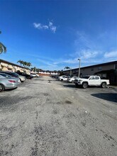 15280 SW 80th St in Miami, FL - Foto de edificio - Building Photo