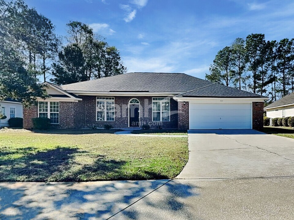 111 Legends Rd in Pooler, GA - Building Photo