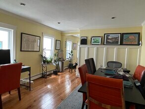 73 Spring St, Unit #1 in Cambridge, MA - Foto de edificio - Building Photo
