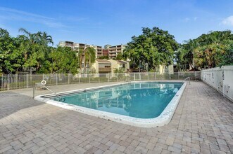 4218 Inverrary Blvd-Unit -Inverrary Condos LLC in Lauderhill, FL - Building Photo - Building Photo