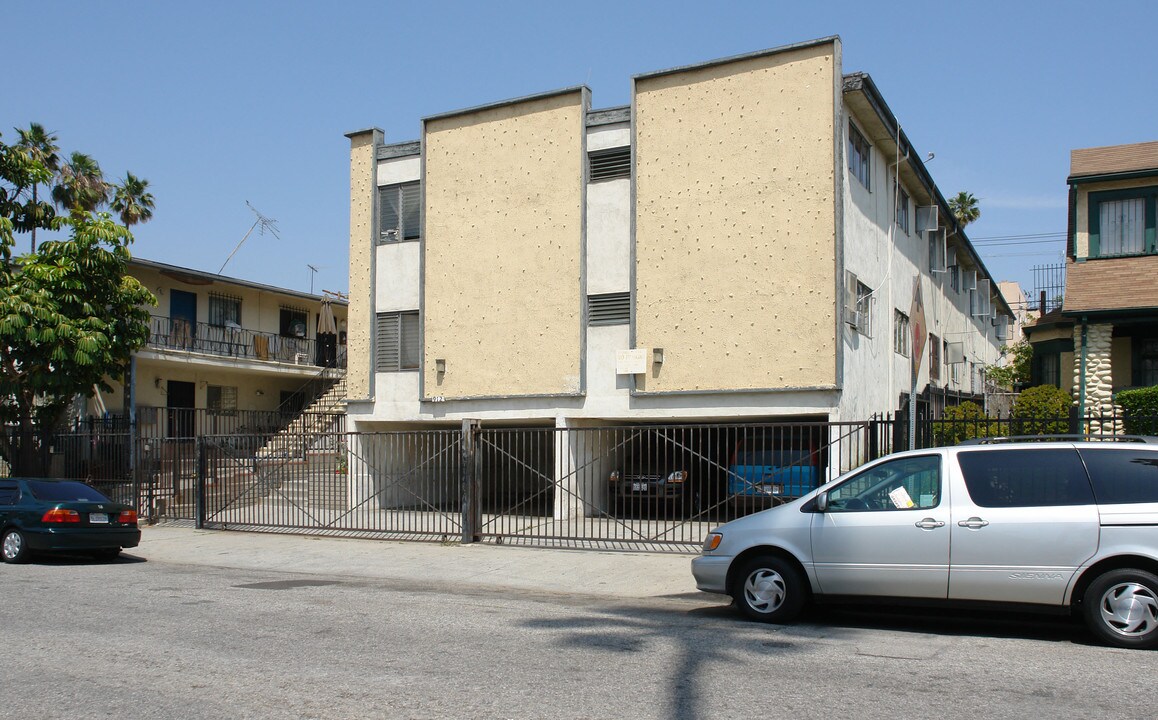 912 Fedora St in Los Angeles, CA - Building Photo