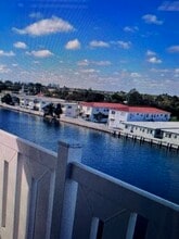 7900 Tatum Waterway Dr, Unit 503 in Miami, FL - Building Photo - Building Photo