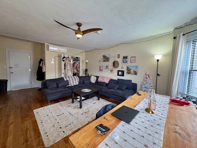 914 Beacon St in Boston, MA - Building Photo - Building Photo