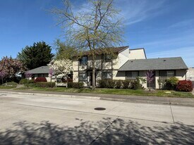 Bartlett Street Apartments in Medford, OR - Building Photo