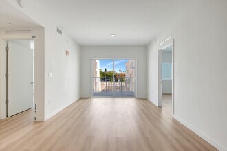 1721 N J Ter, Unit 2 in Lake Worth Beach, FL - Building Photo - Building Photo