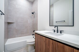 112 Tolima Dove St in Houston, TX - Building Photo - Building Photo