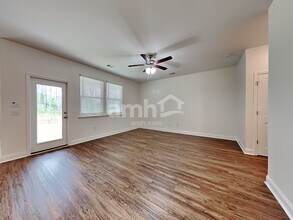 300 Bering Ln in Summerville, SC - Building Photo - Building Photo