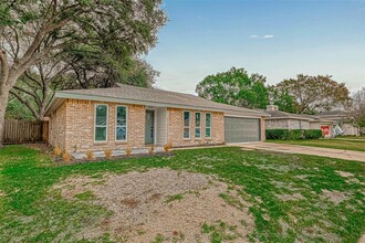 2330 Grindstone Ln in Sugar Land, TX - Building Photo - Building Photo