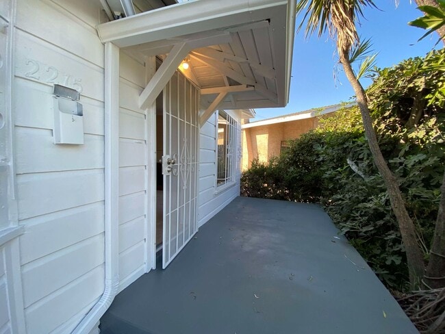 2003 1/2-2217 S Curson Ave in Los Angeles, CA - Building Photo - Building Photo