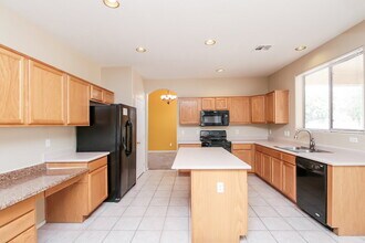 1334 E Harrison St in Gilbert, AZ - Foto de edificio - Building Photo