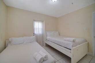 1030 NW 144th St in Miami, FL - Building Photo - Building Photo