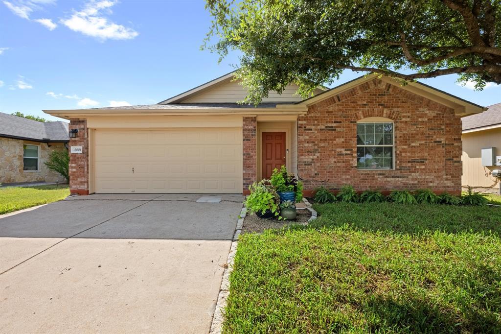 13001 Carillon Way in Manor, TX - Building Photo