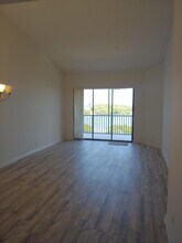 200 Waterway Rd-Unit -307 in Jupiter, FL - Building Photo - Building Photo