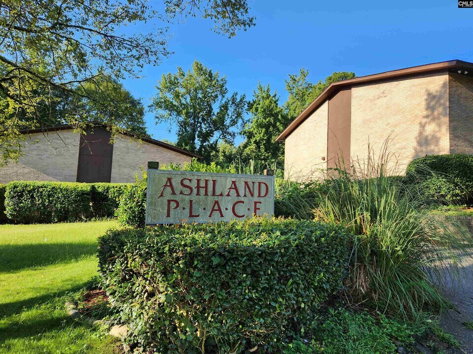 721 Deerwood St in Columbia, SC - Building Photo