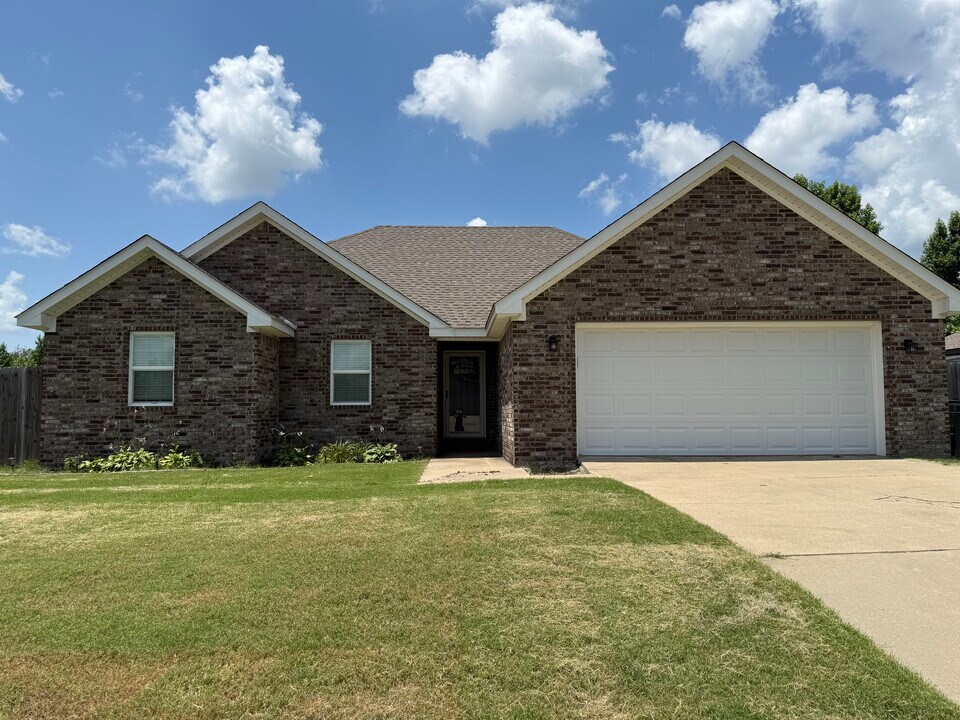 701 Troy Cove in Jonesboro, AR - Building Photo