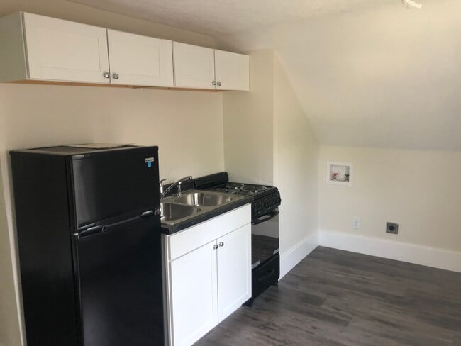610 S Washington St, Unit #2 Upstairs in Kokomo, IN - Building Photo - Building Photo