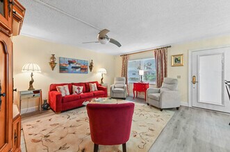 196 Burgundy E in Delray Beach, FL - Building Photo - Building Photo