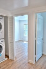 65 N Sierra Bonita Ave-Unit -65 N Sierra Bonita in Pasadena, CA - Building Photo - Building Photo