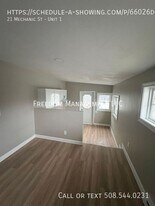 21 Mechanics St in Putnam, CT - Building Photo