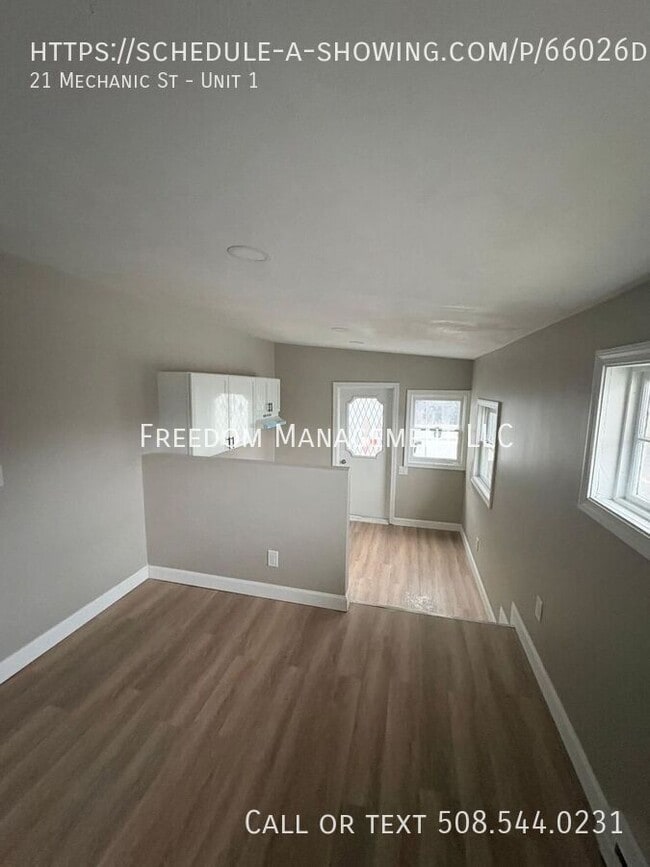 property at 21 Mechanics St