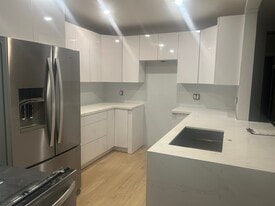 6859 SW 37th St, Unit 6859 SW 37st in Miami, FL - Building Photo