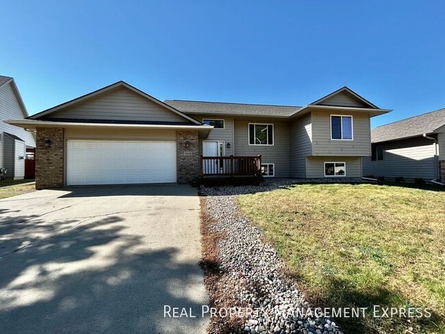 Spacious 5-Bedroom Gem with Open Concept &