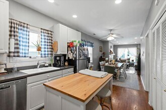 1345 W Walton St in Chicago, IL - Building Photo - Building Photo