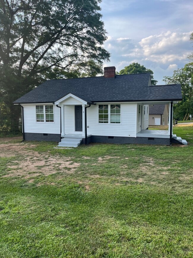 property at 3 Dixie Ave