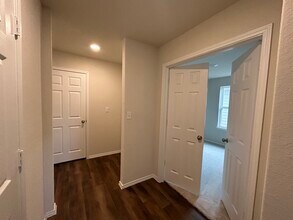 13723 Redtail Lndg in San Antonio, TX - Building Photo - Building Photo