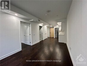 340-340 Queen St in Ottawa, ON - Building Photo - Building Photo