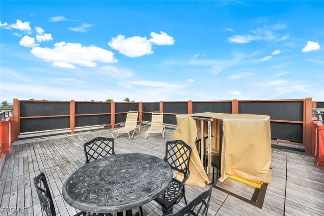 property at 2445 W Gulf Dr