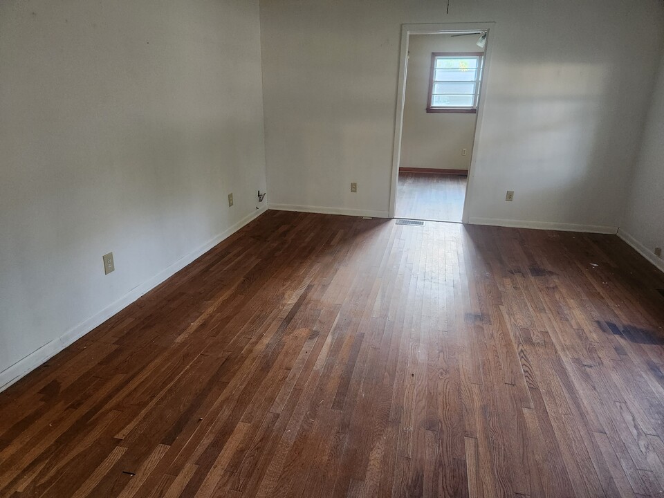 104 W Searcy St in Kensett, AR - Foto de edificio