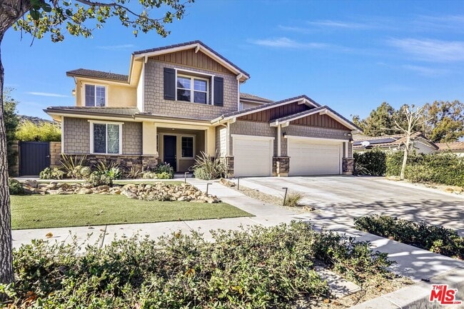 577 Comet Ave in Simi Valley, CA - Building Photo - Building Photo