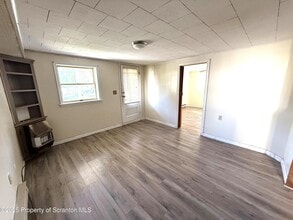 647 Laurel St in Dickson City, PA - Building Photo - Building Photo