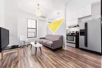 Park Slope Huge room, terrace, by Prospect Park#33, Unit 3FL in Brooklyn, NY - Building Photo - Building Photo