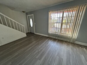 2759 NW 198th Ter in Miami Gardens, FL - Building Photo - Building Photo