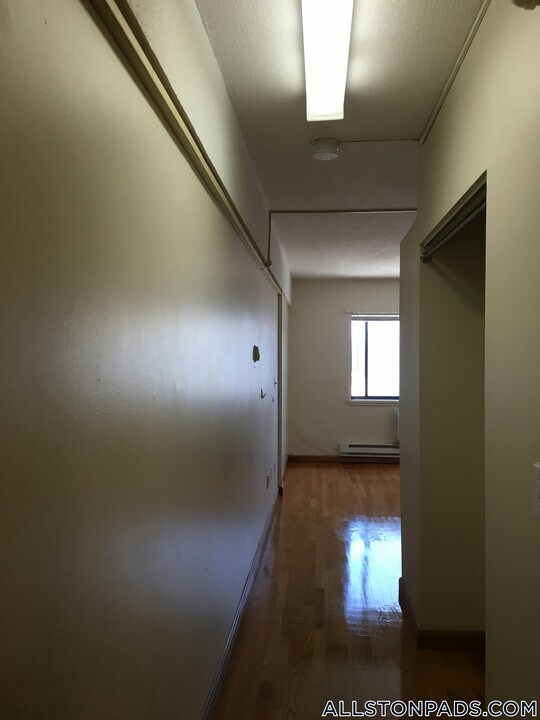 1110 Commonwealth Ave in Boston, MA - Building Photo