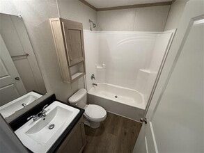 38 Grant St in West Branch, IA - Building Photo - Building Photo