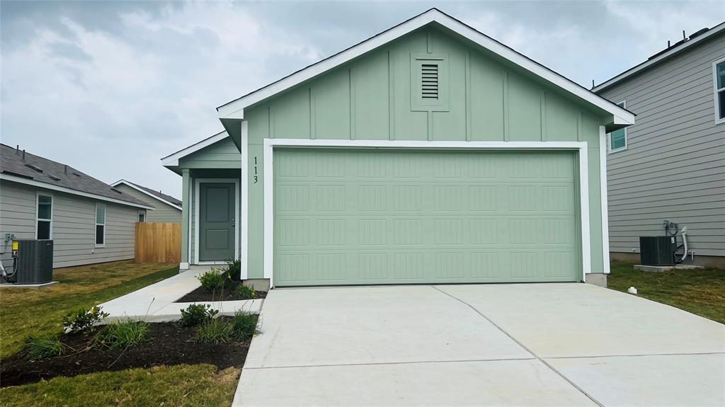 113 Hal Norton Wy in Jarrell, TX - Building Photo