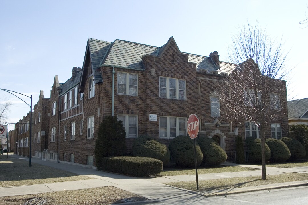 2855 N Kostner Ave in Chicago, IL - Building Photo