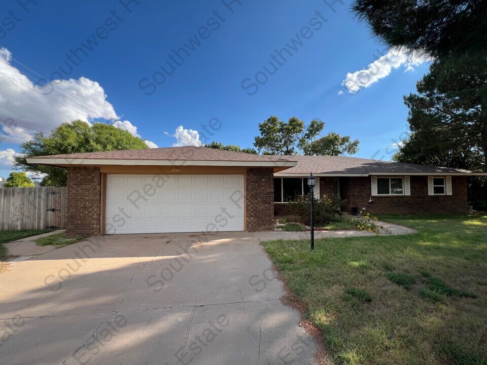 3733 Linkwood Ln in Clovis, NM - Building Photo