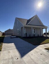 100 Elm Br Trl in Taylor, TX - Building Photo - Building Photo