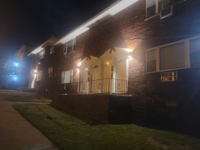 118 East 24th St Apartments in Paterson, NJ - Building Photo - Building Photo