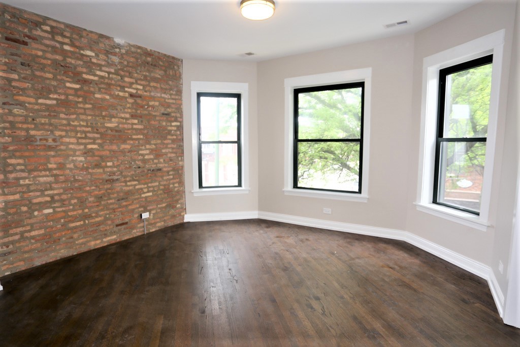2758 N Richmond St-Unit -2A in Chicago, IL - Building Photo